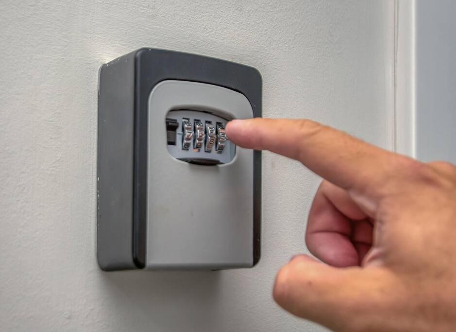 A Estrenar! Apartamento Con Pileta Zona Aeropuerto Wifi 200Mg Asuncion Kültér fotó